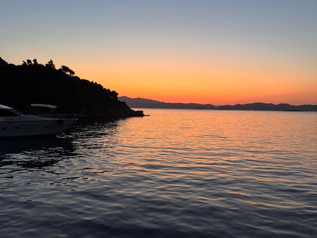 Fethiye veya Marmaris Koylarında İsteğe Özel Yat Turları (6 Gece 7 Gün)