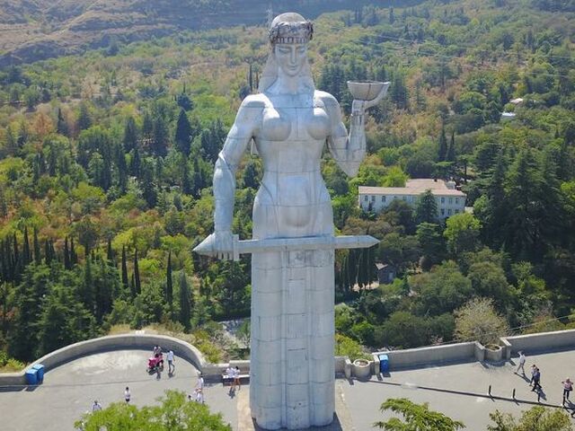 Ankara Çıkışlı Uçaklı Tiflis Batum Turu (3 Gece 4 Gün)